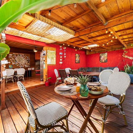 سانت بيير Les Baroudeurs Hostel المظهر الخارجي الصورة