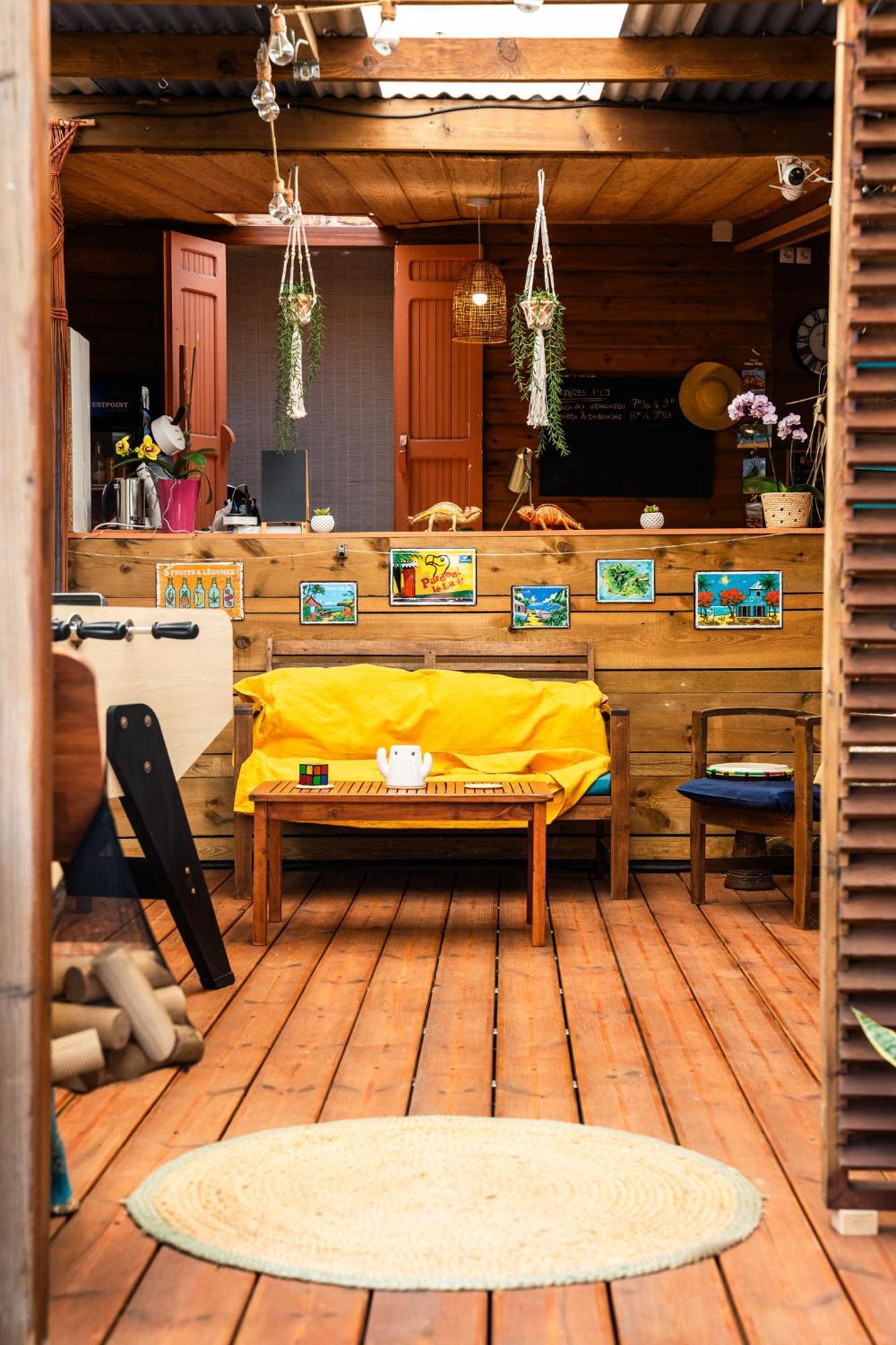 سانت بيير Les Baroudeurs Hostel المظهر الخارجي الصورة
