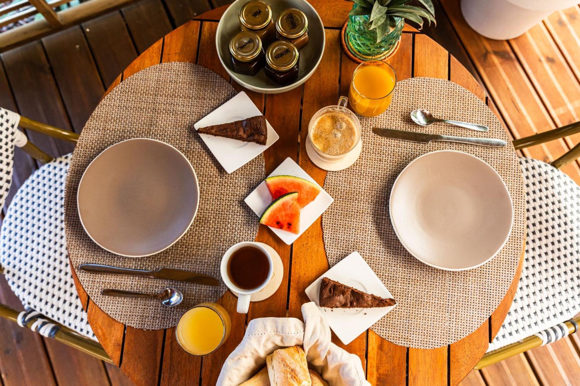 سانت بيير Les Baroudeurs Hostel المظهر الخارجي الصورة