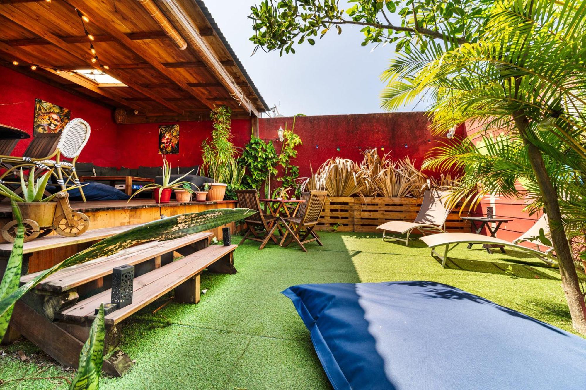 سانت بيير Les Baroudeurs Hostel المظهر الخارجي الصورة